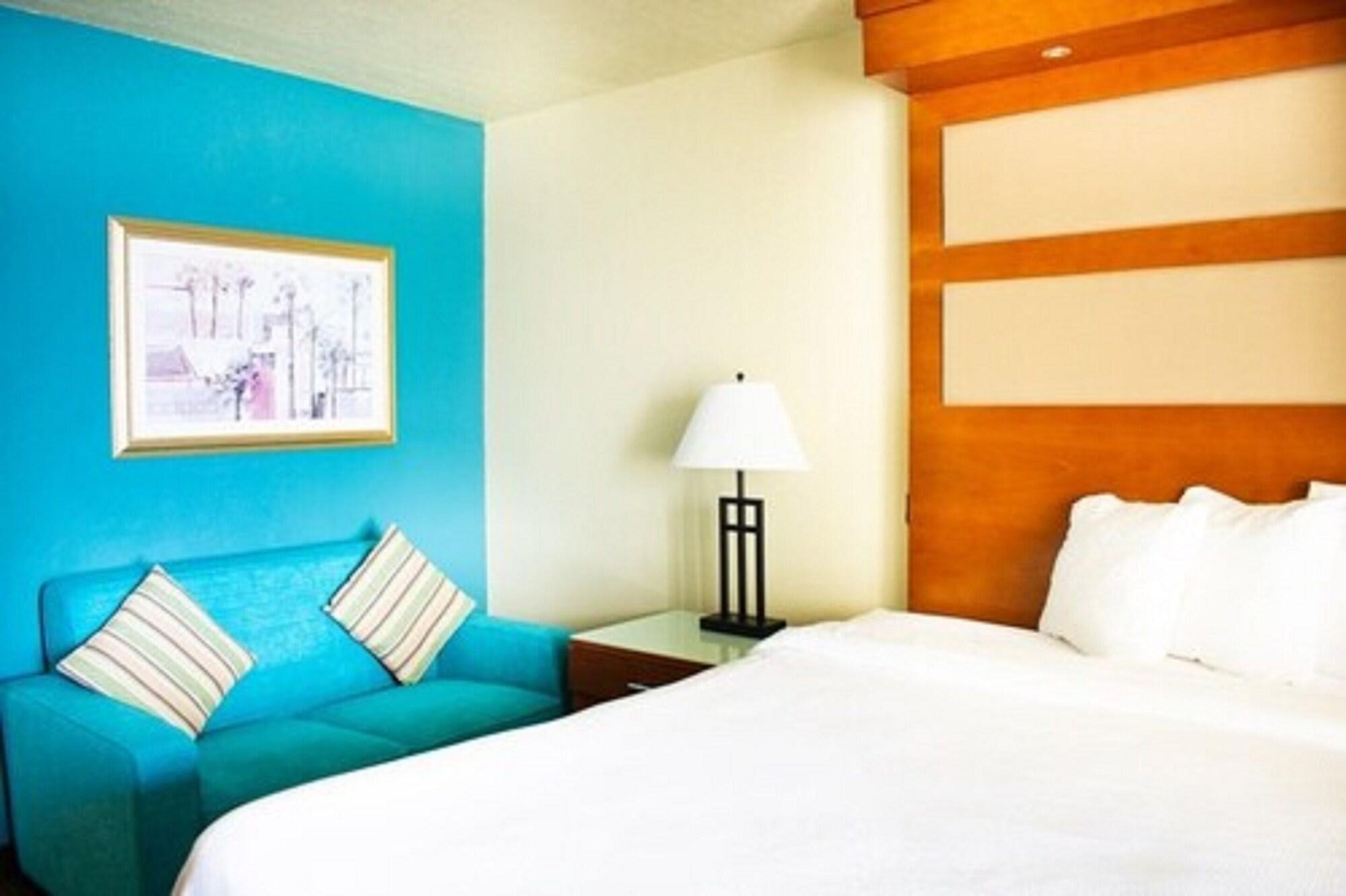 Punta Gorda Waterfront Hotel & Suites Екстериор снимка