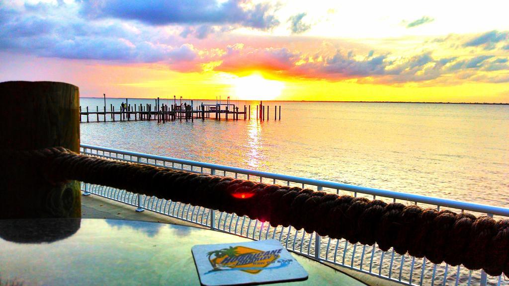 Punta Gorda Waterfront Hotel & Suites Екстериор снимка